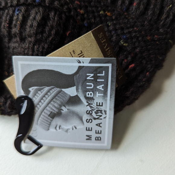 NWT C.C. Messy Bun Beanie - Picture 4 of 4